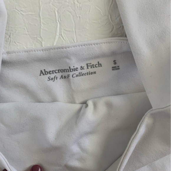 Abercrombie & Fitch top - Picture 2 of 3